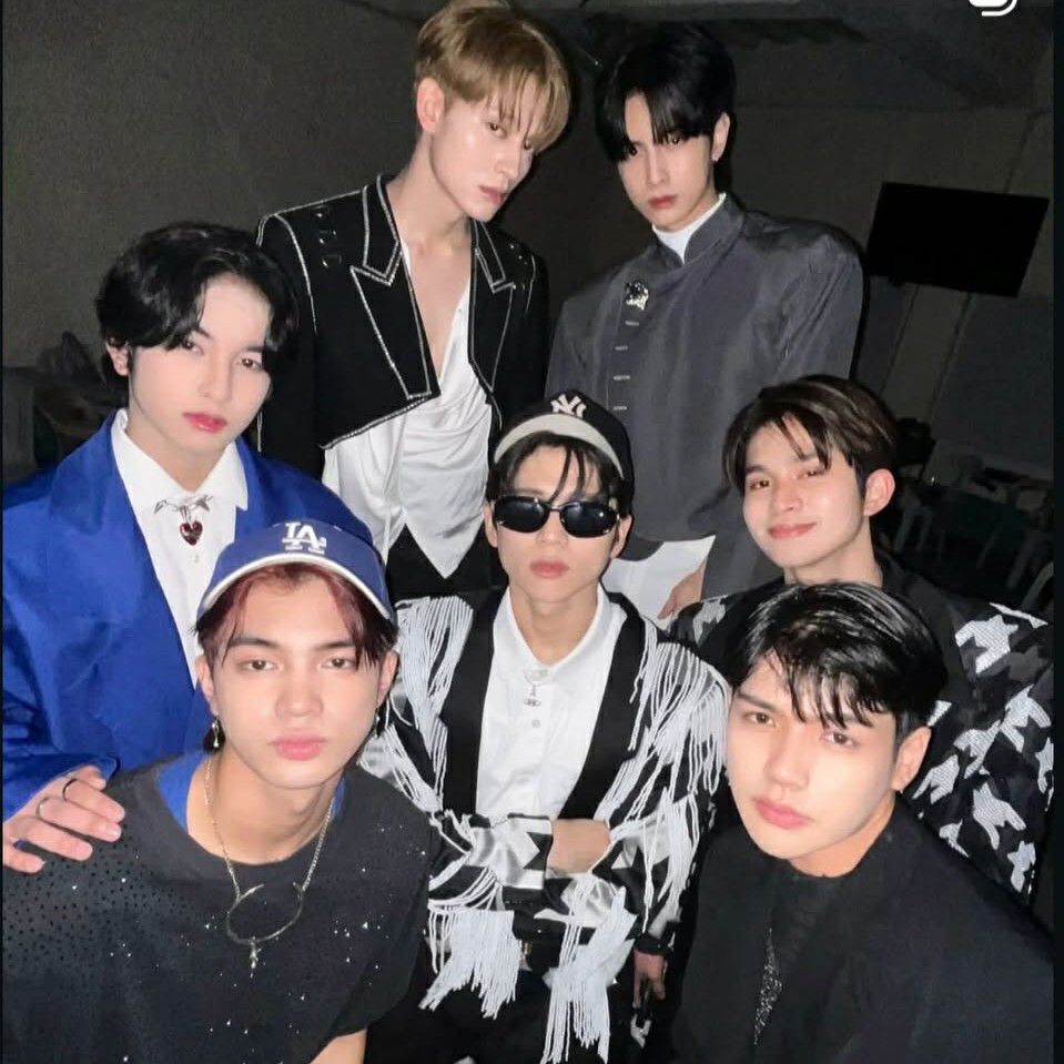 A moment captured by HORI7ON's fan