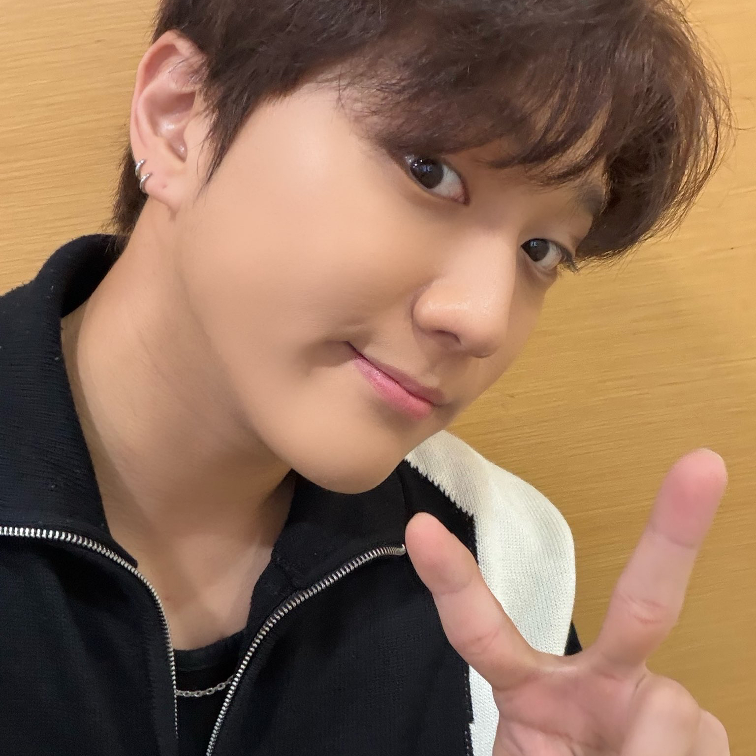 Behind-the-scenes cut of Hong Joochan (GoldenChild)