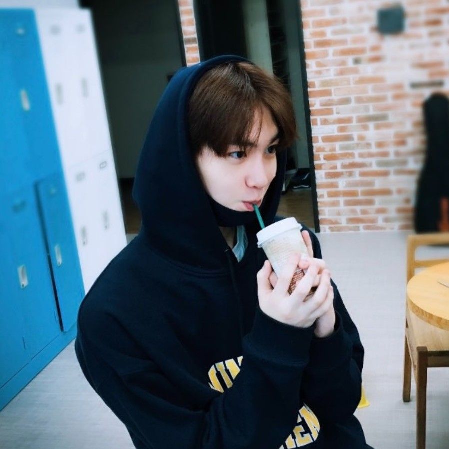 Behind-the-scenes cut of Shinwon (PENTAGON)
