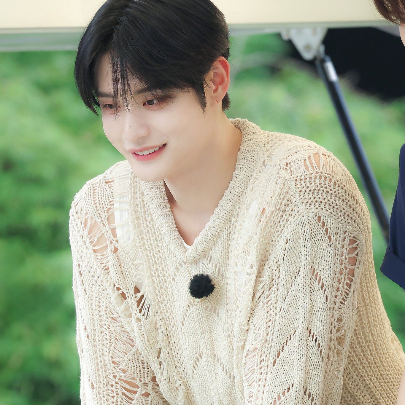 Behind-the-scenes cut of Kim Jiwoong (ZEROBASEONE)