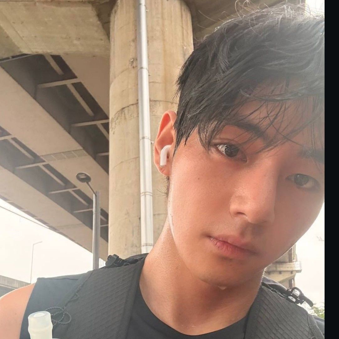 V (防彈少年團)粉絲拍下的瞬間