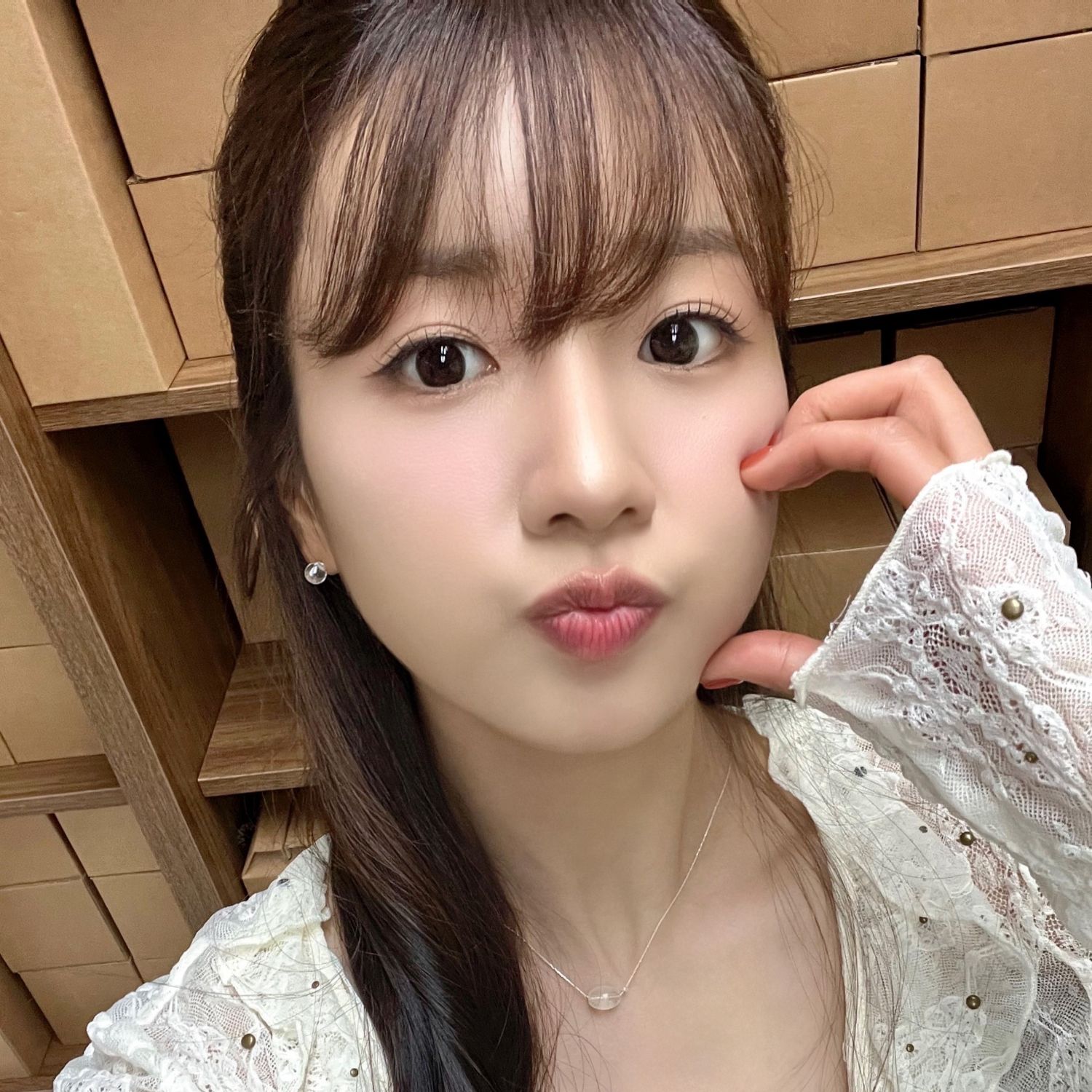 A moment captured by Yoon Bomi (Apink)'s fan