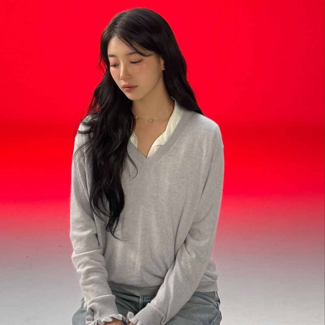 A moment captured by Suzy's fan