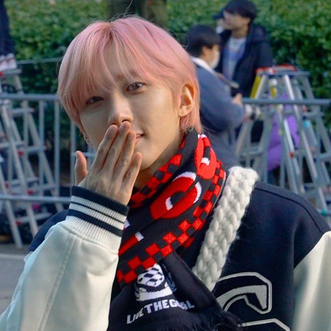 Behind-the-scenes cut of Hui (PENTAGON)