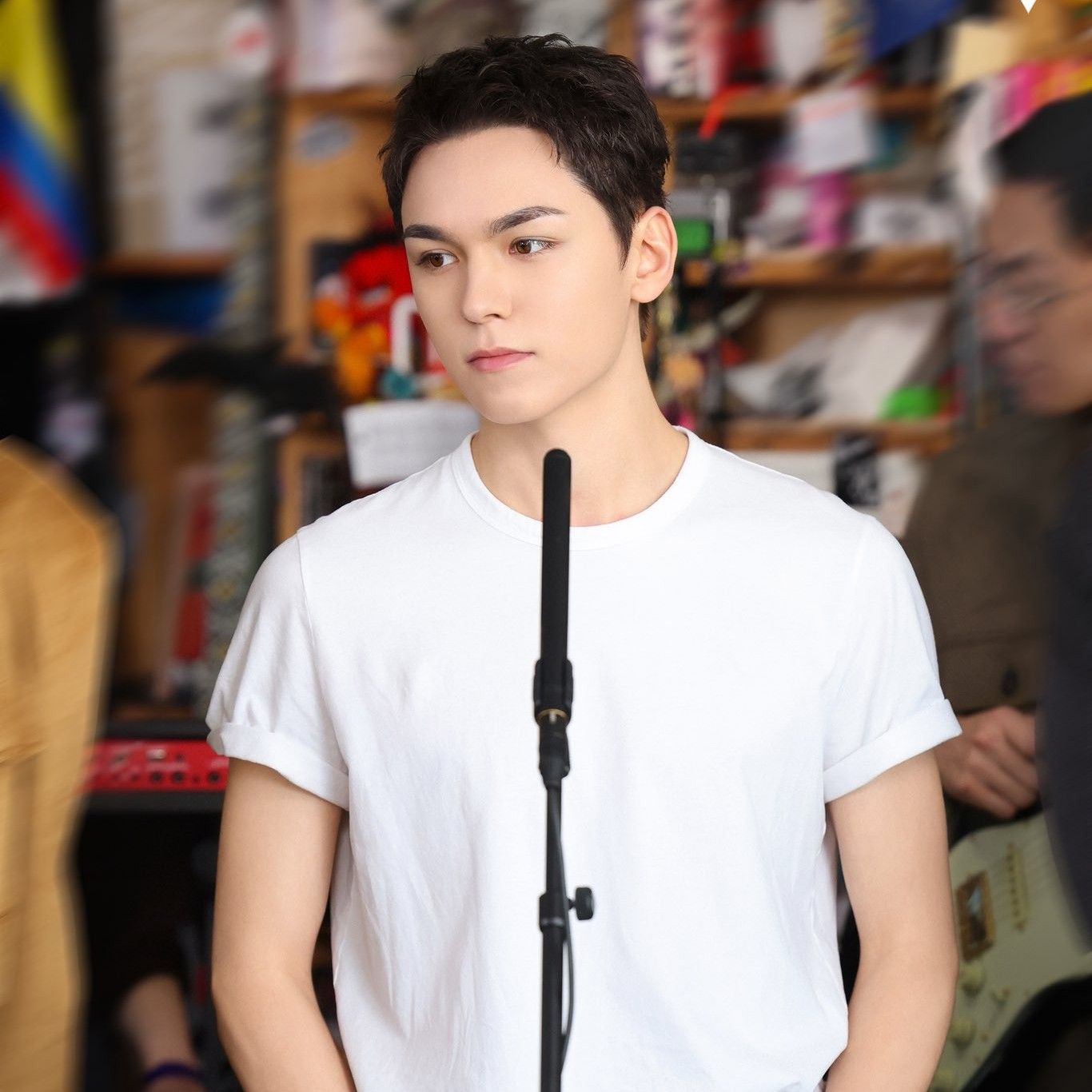 A moment captured by Vernon (SEVENTEEN)'s fan