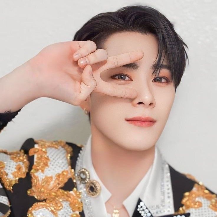 A moment captured by Moonbin (ASTRO)'s fan