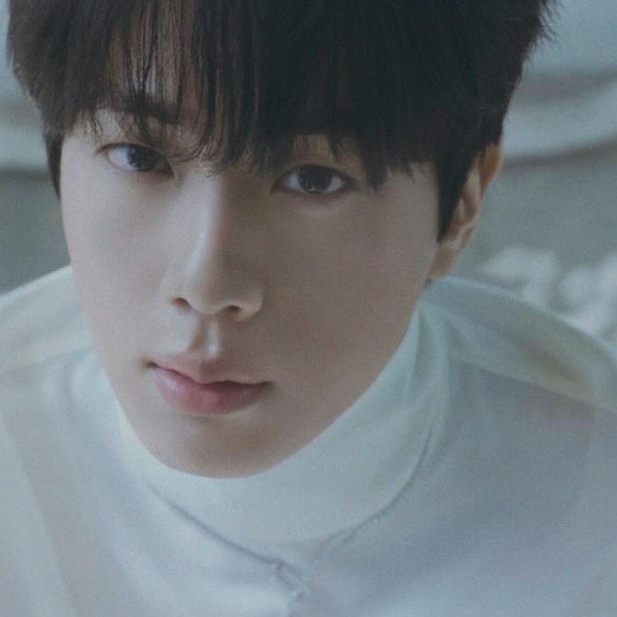 진 (방탄소년단)의 최신 사진