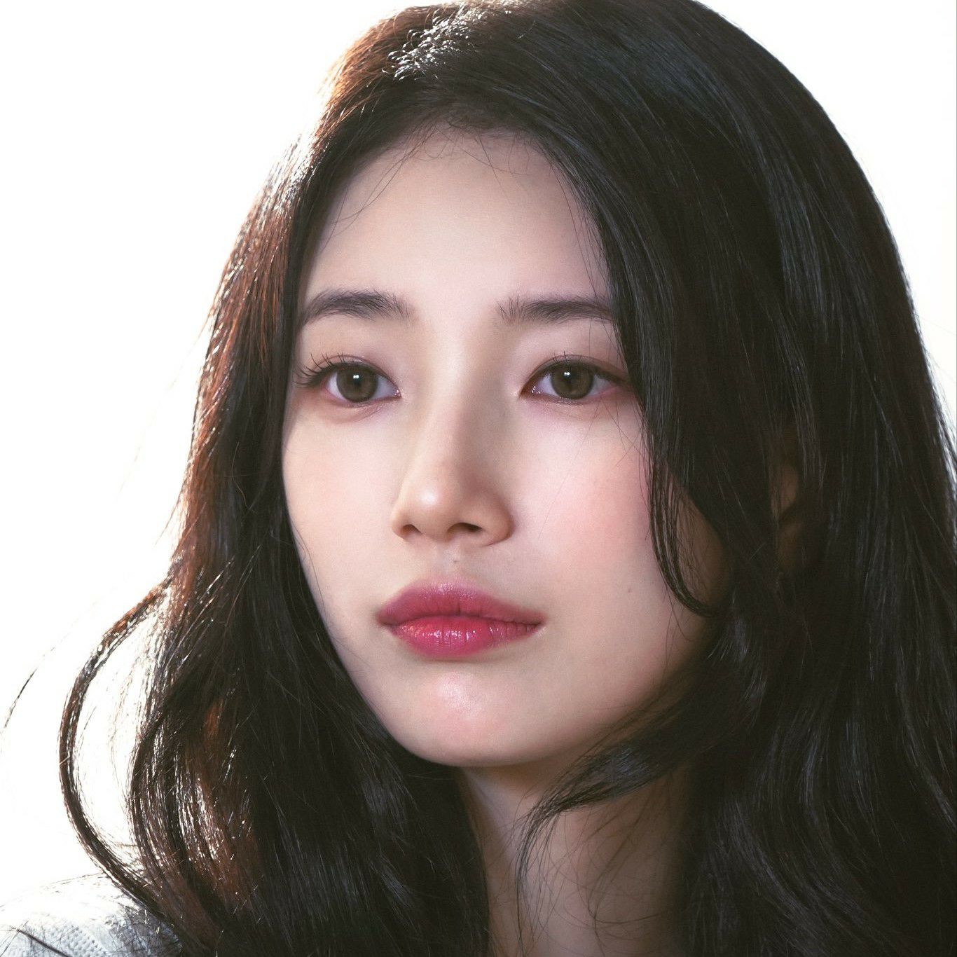 Behind-the-scenes cut of Suzy