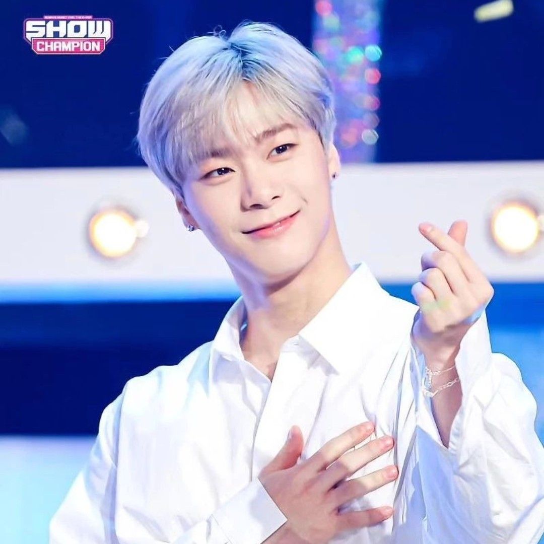 Behind-the-scenes cut of Moonbin (ASTRO)