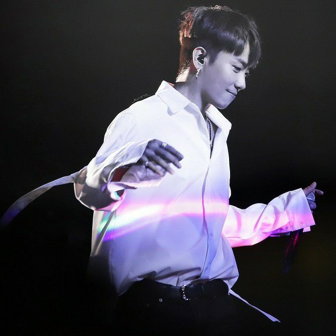 A moment captured by Eun Jiwon (SECHSKIES)'s fan