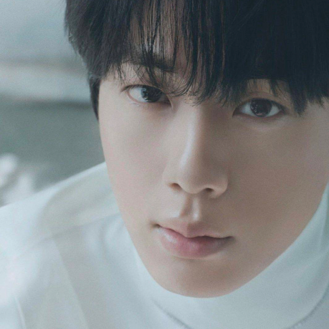 진 (방탄소년단) 최근 활동샷