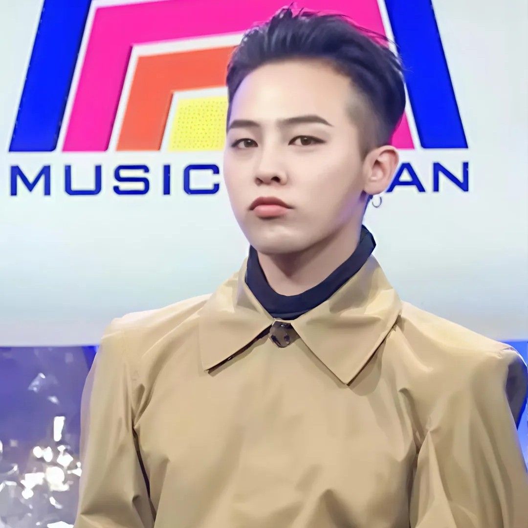 Recent activity shot of G-DRAGON (BIGBANG)