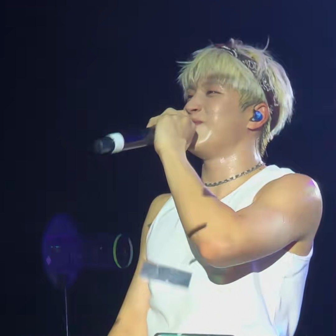 Behind-the-scenes cut of Jinjin (ASTRO)