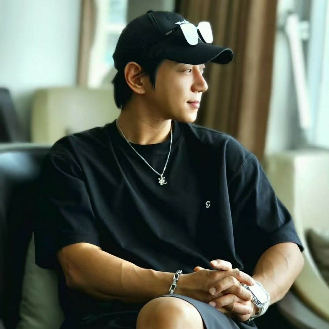 Behind-the-scenes cut of Hwang Chiyeol