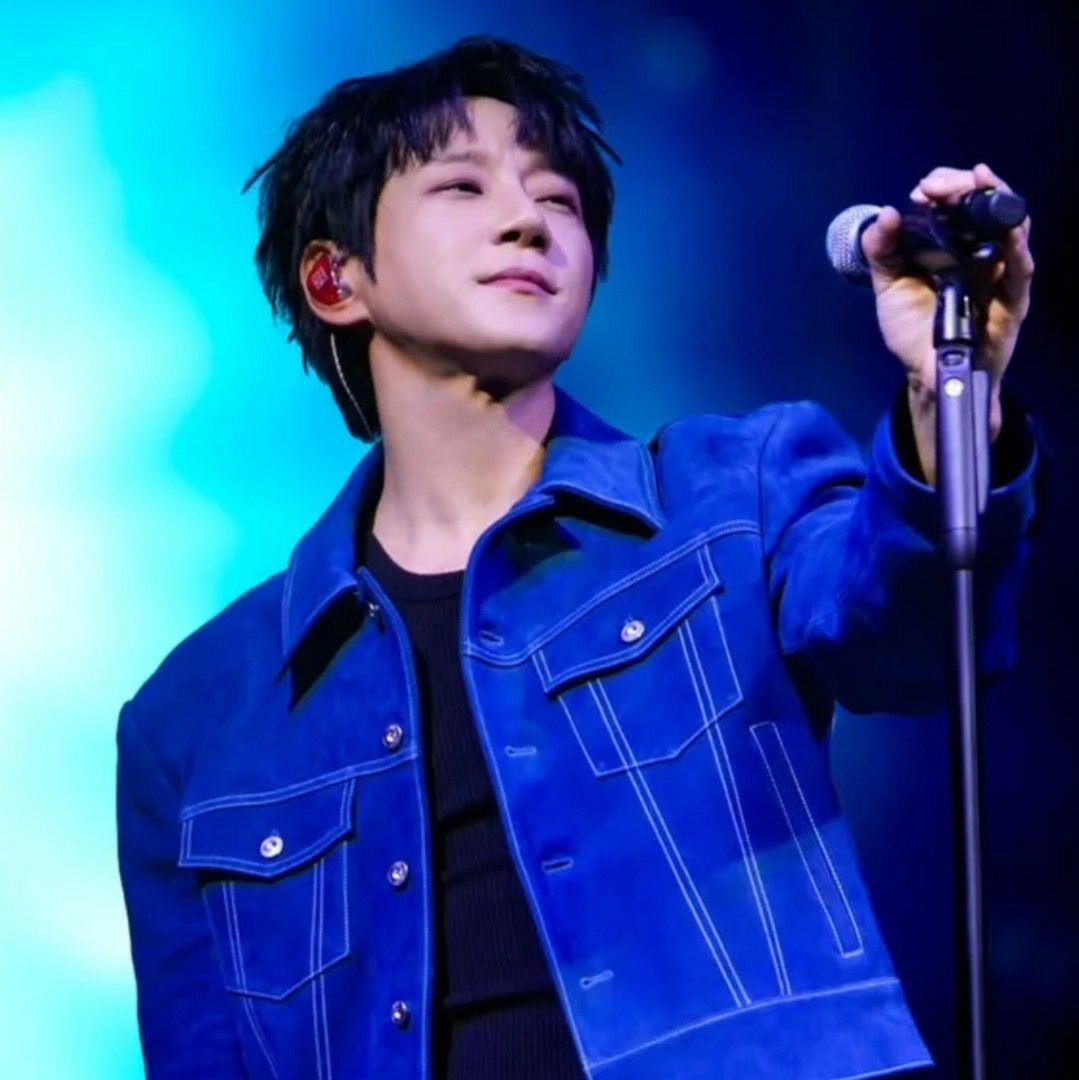 Recent activity shot of Hwang Chiyeol