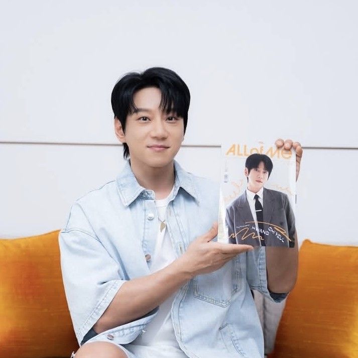Recent activity shot of Hwang Chiyeol