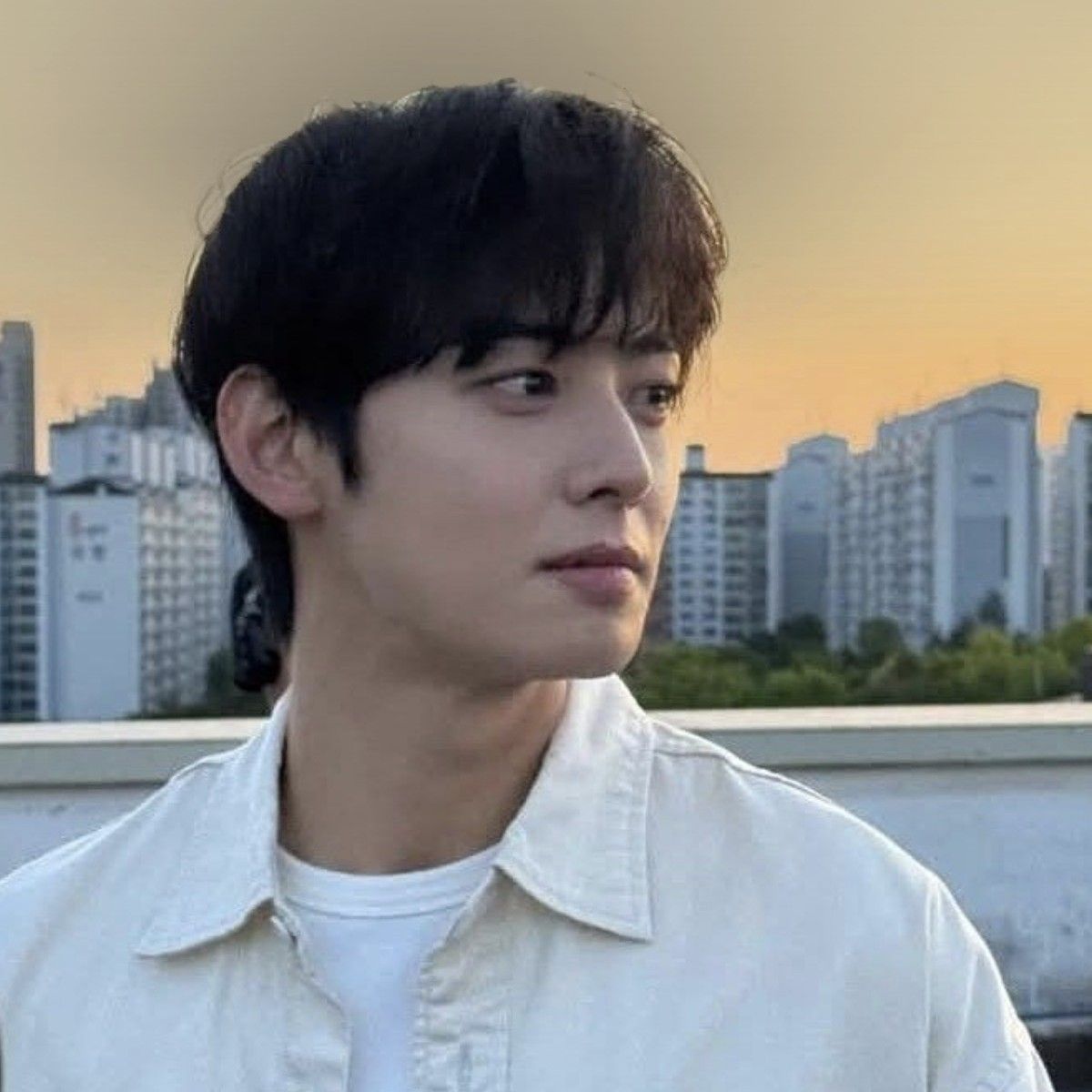 Foto terbaru Eunwoo (ASTRO)