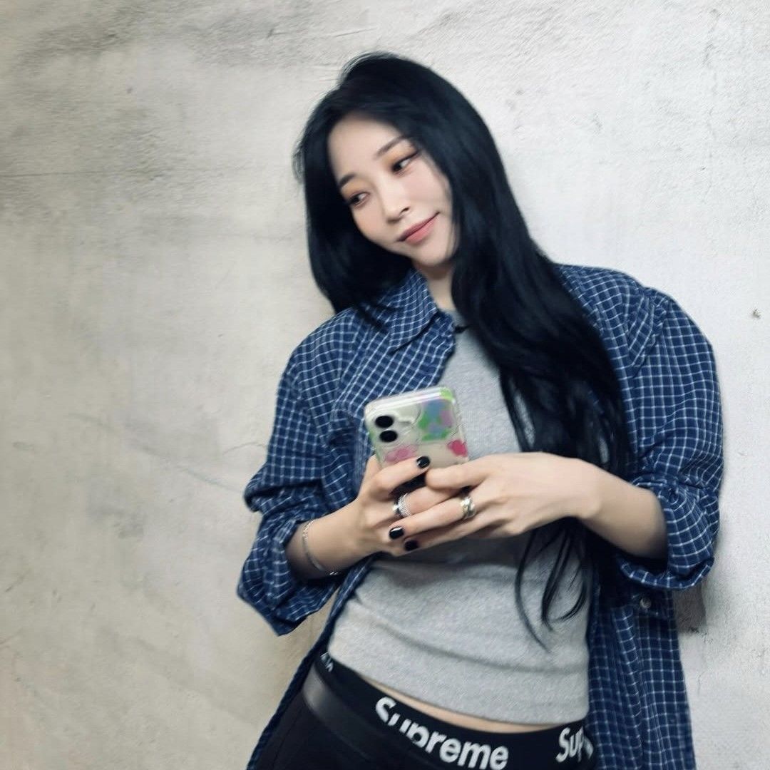 Recent activity shot of Moonbyul (MAMAMOO)