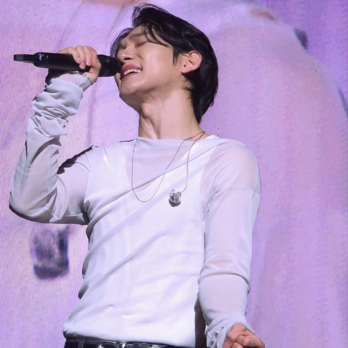 A moment captured by Chen (EXO)'s fan