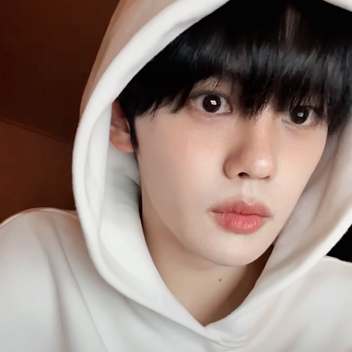 Behind-the-scenes cut of Kim Gyuvin (ZEROBASEONE)