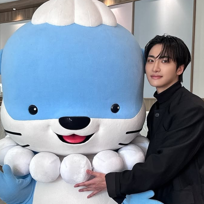 Recent activity shot of Seonghwa (ATEEZ)