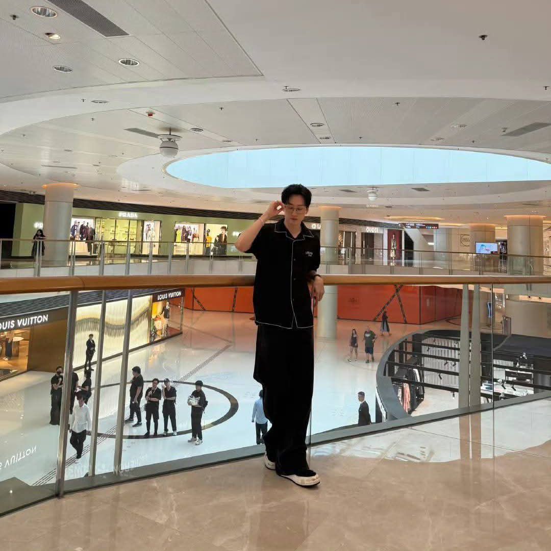 Recent activity shot of Eunhyuk (Super Junior)