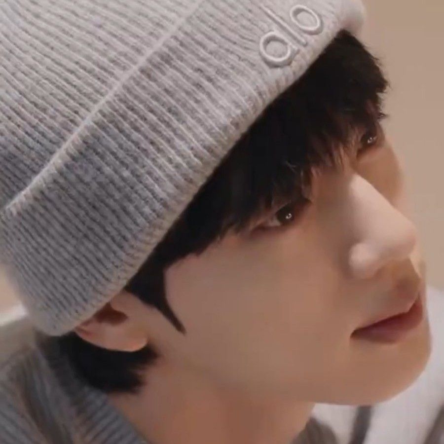 Behind-the-scenes cut of Jin (BTS)