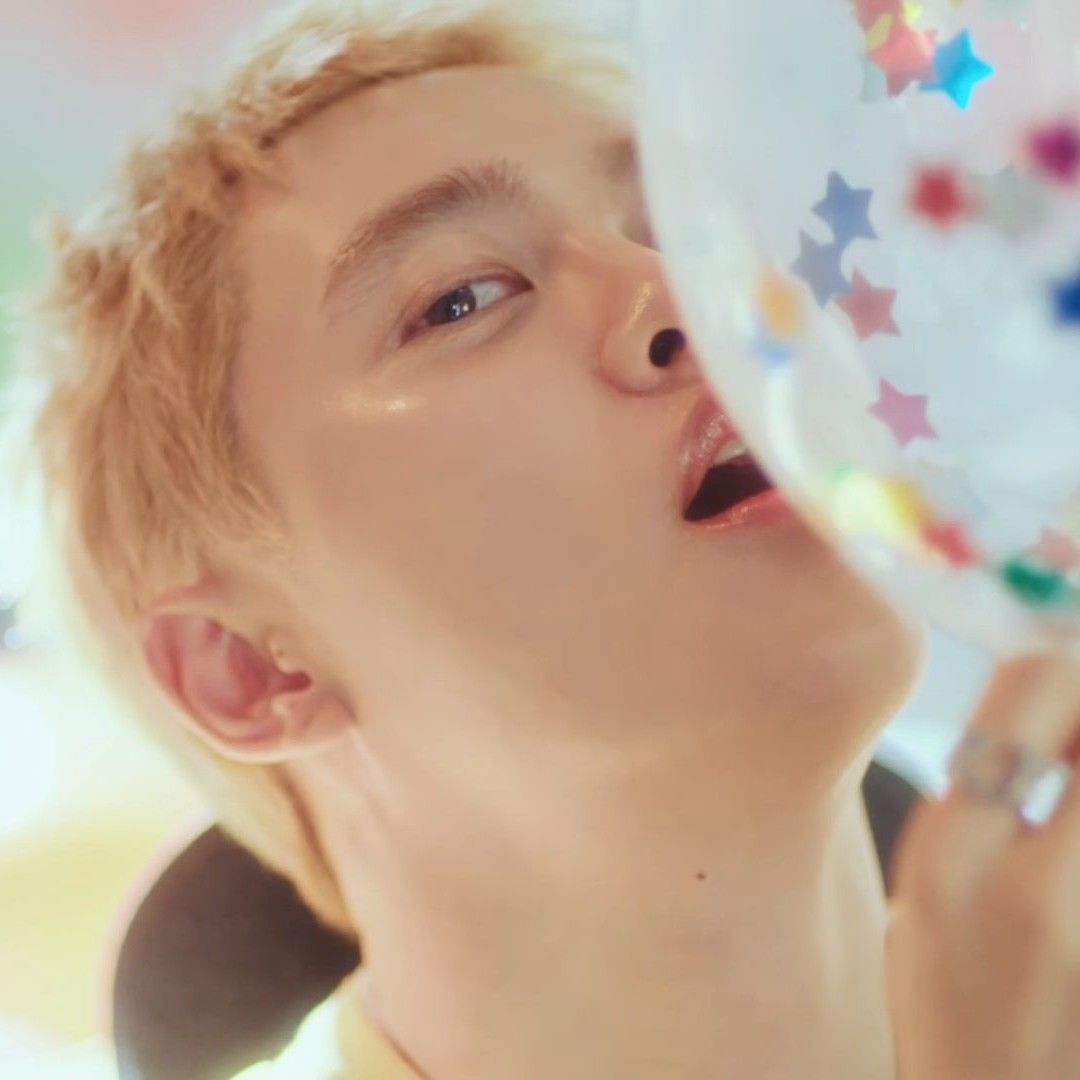 A moment captured by D.O. (EXO)'s fan