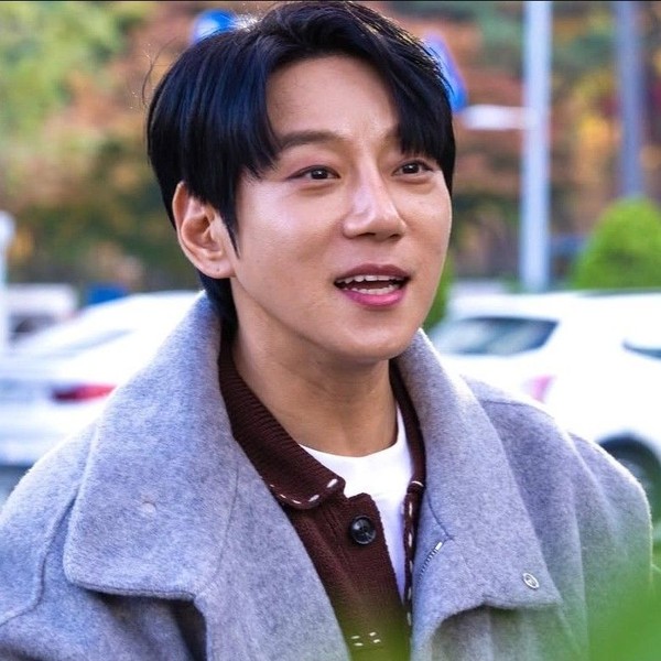 Shining profile picture of Hwang Chiyeol on today's Choeaedol