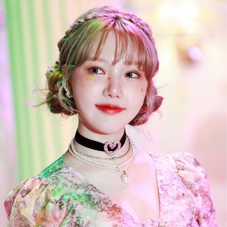 Recent activity shot of Yerin (GFRIEND)
