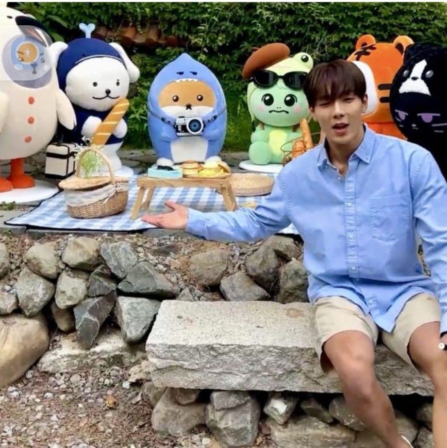 Behind-the-scenes cut of Shownu (MONSTA X)