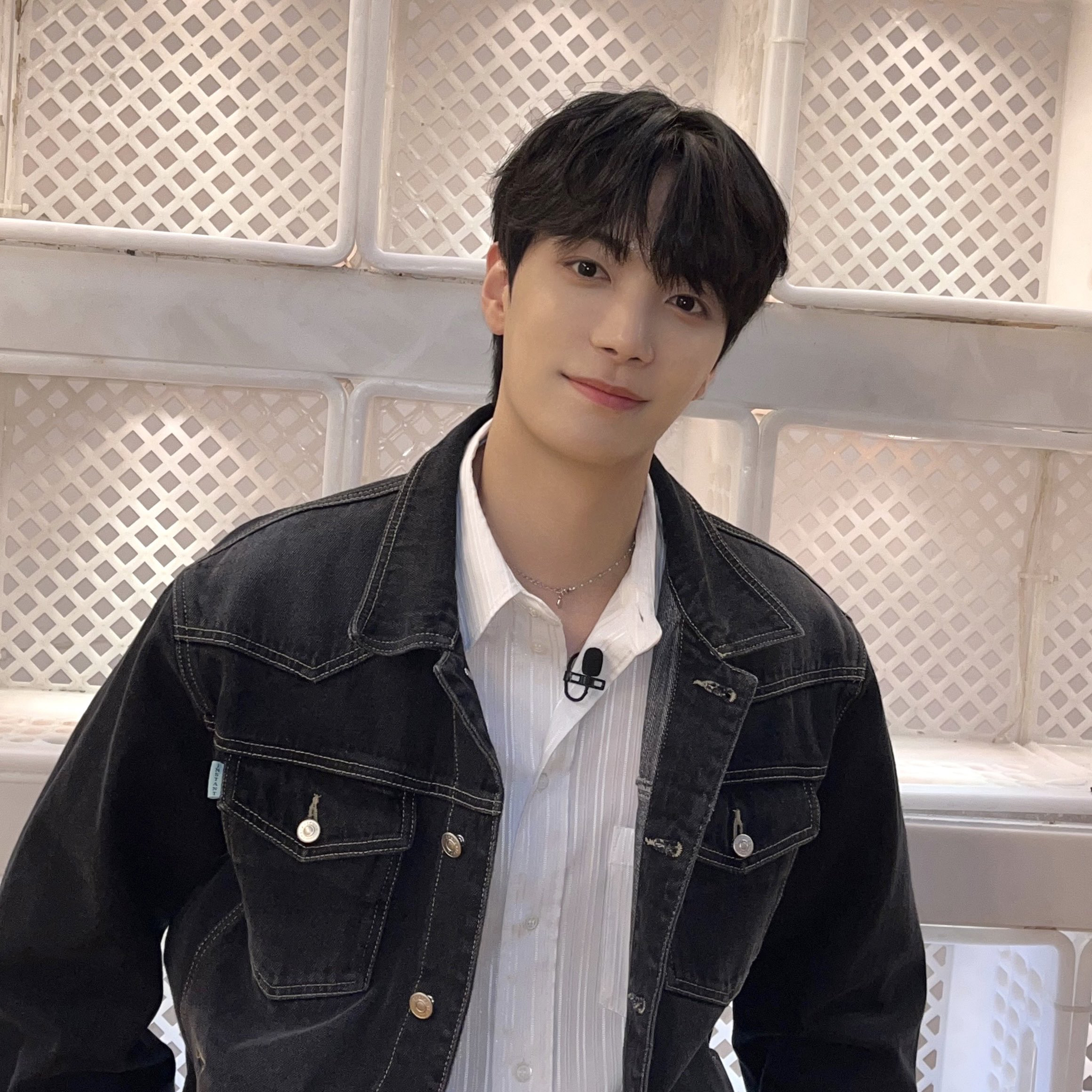 Behind-the-scenes cut of Kim Jonghyeon