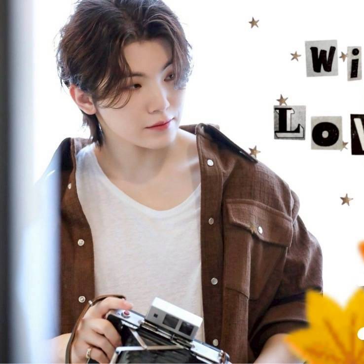A moment captured by Woozi (SEVENTEEN)'s fan