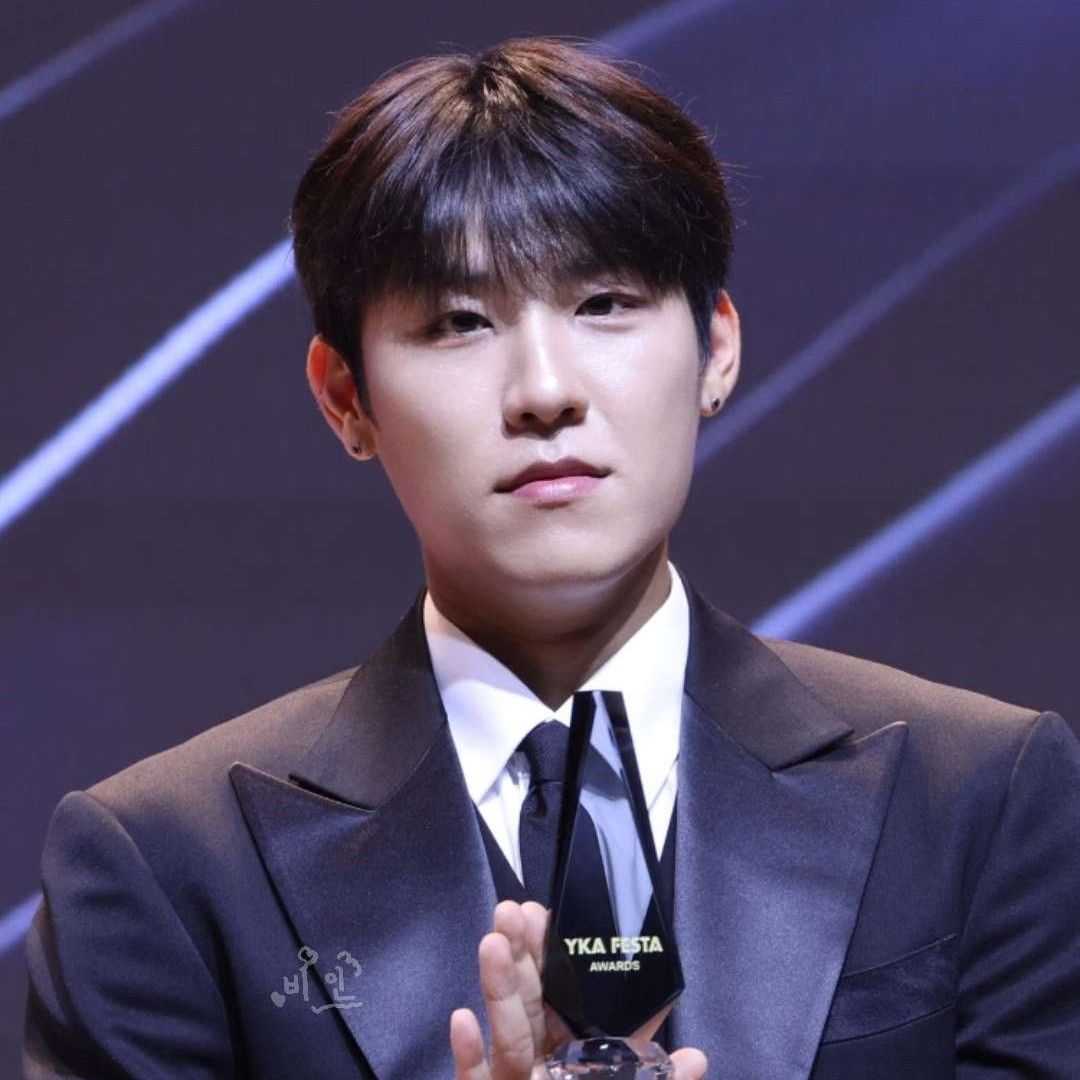 A moment captured by Park Woojin (AB6IX)'s fan