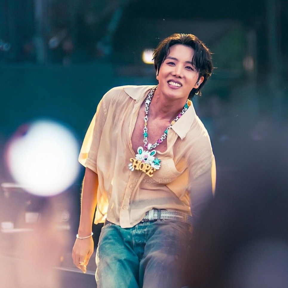 J-hope (防彈少年團)的最新活動照片
