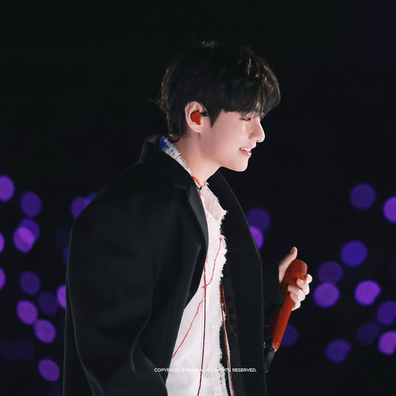 A moment captured by V (BTS)'s fan