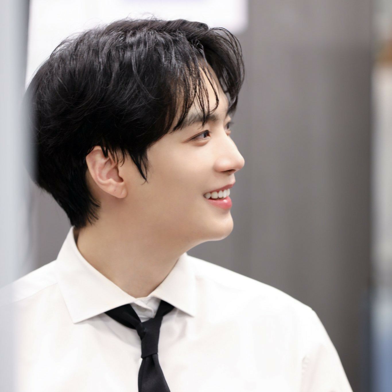 Behind-the-scenes cut of Kim Jonghyeon