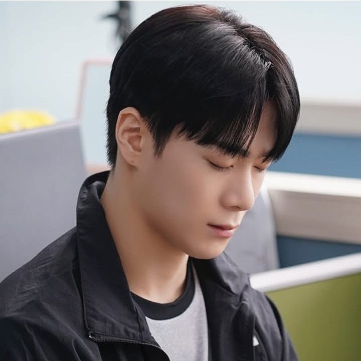 A moment captured by Moonbin (ASTRO)'s fan