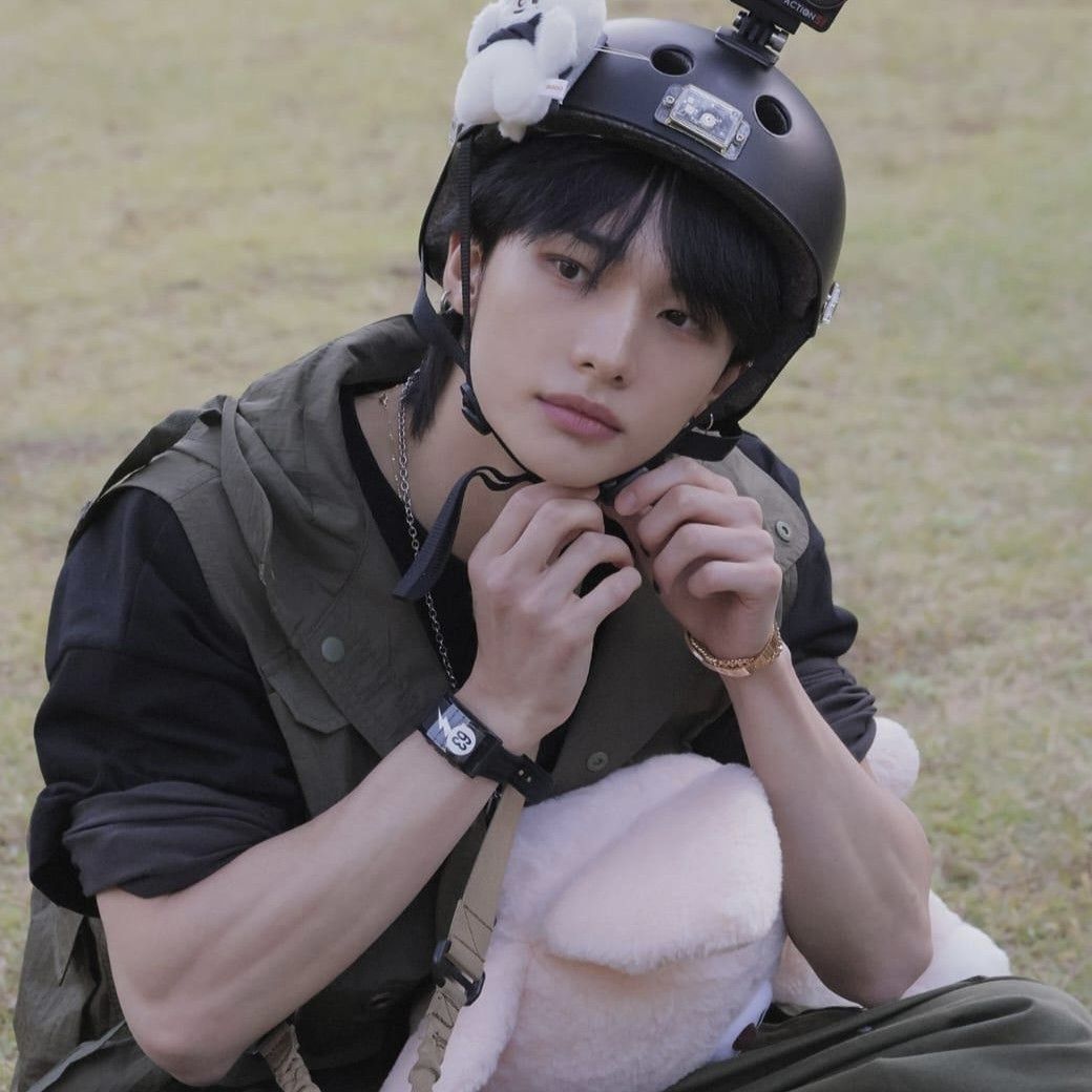 Behind-the-scenes cut of Hyunjin (Stray Kids)