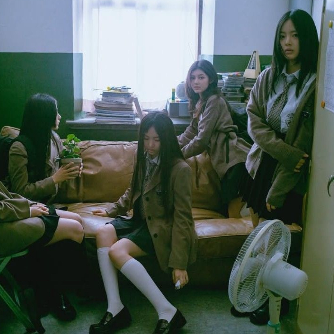 Behind-the-scenes cut of NewJeans