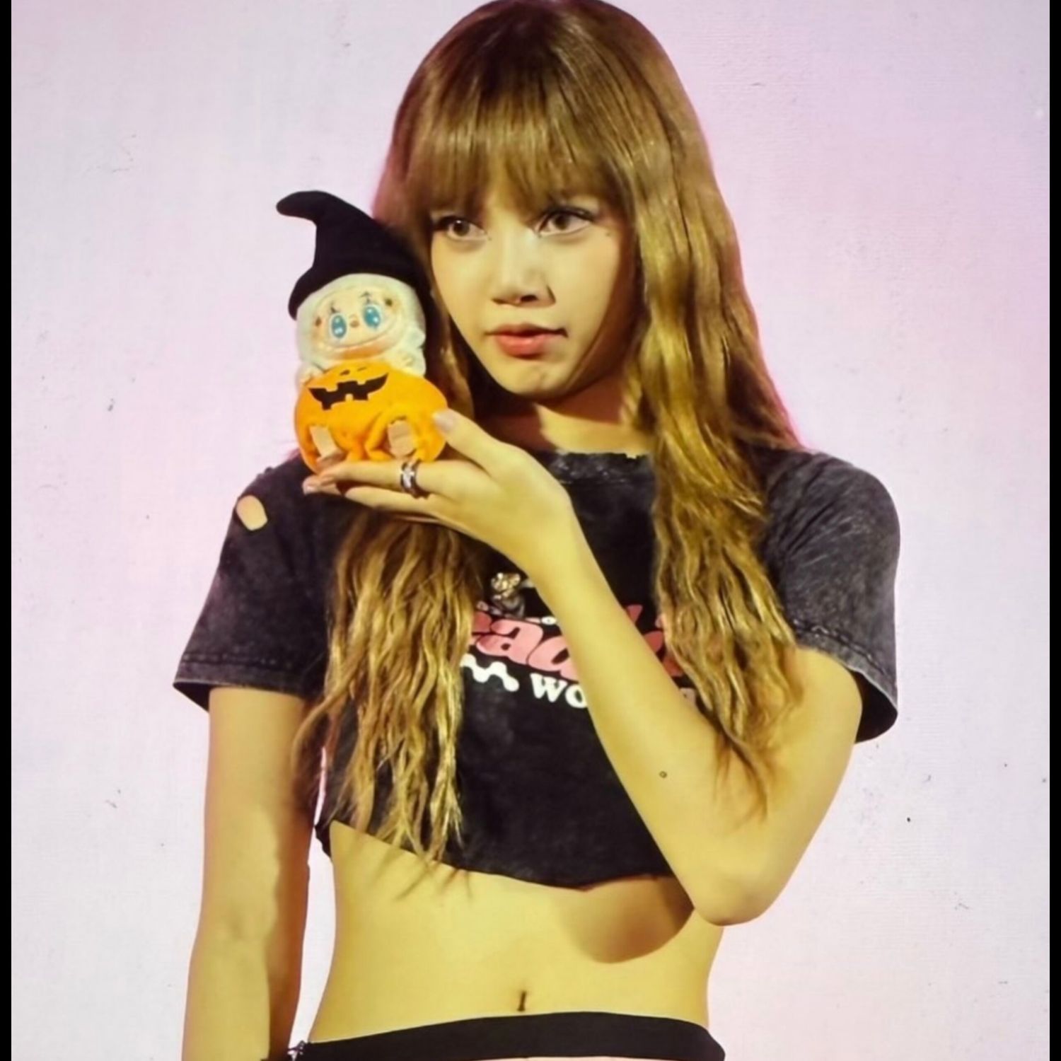 Latest photo of Lisa (BLACKPINK)