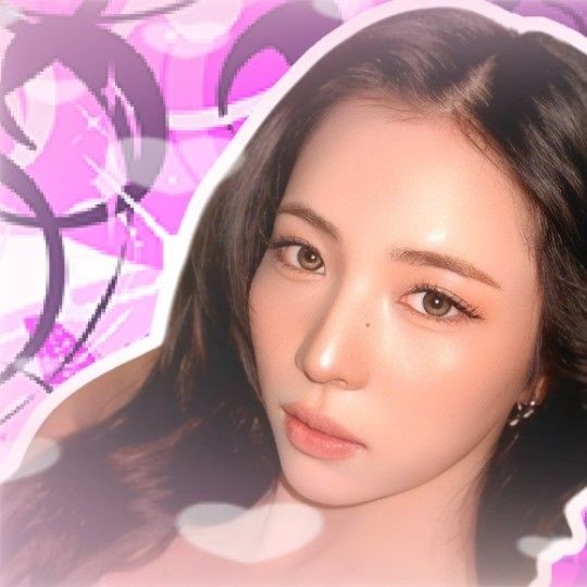 Signature photo of Maya (NiziU) capturing their charm