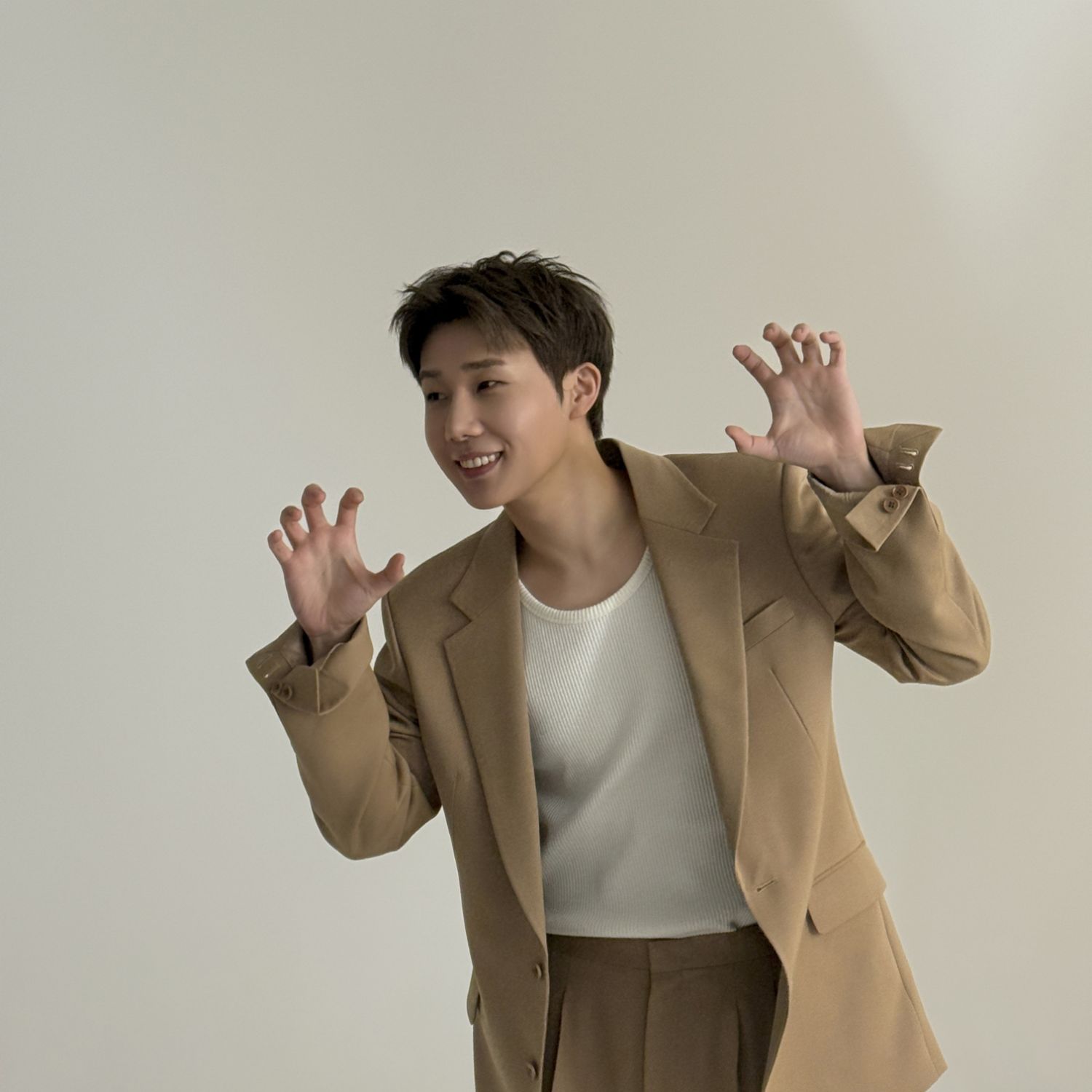 Recent activity shot of Sungkyu (INFINITE)