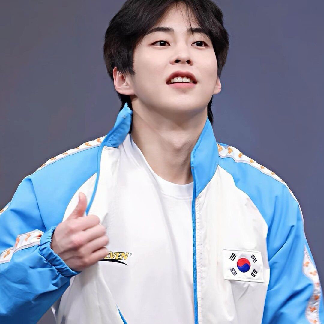 Behind-the-scenes cut of Xiumin (EXO)