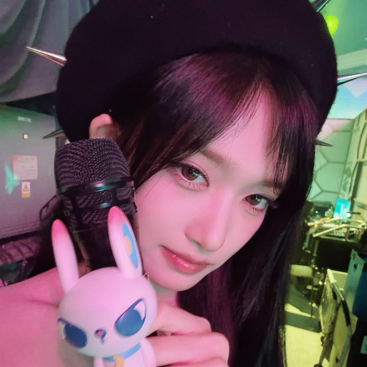 Recent activity shot of Leeseo (IVE)