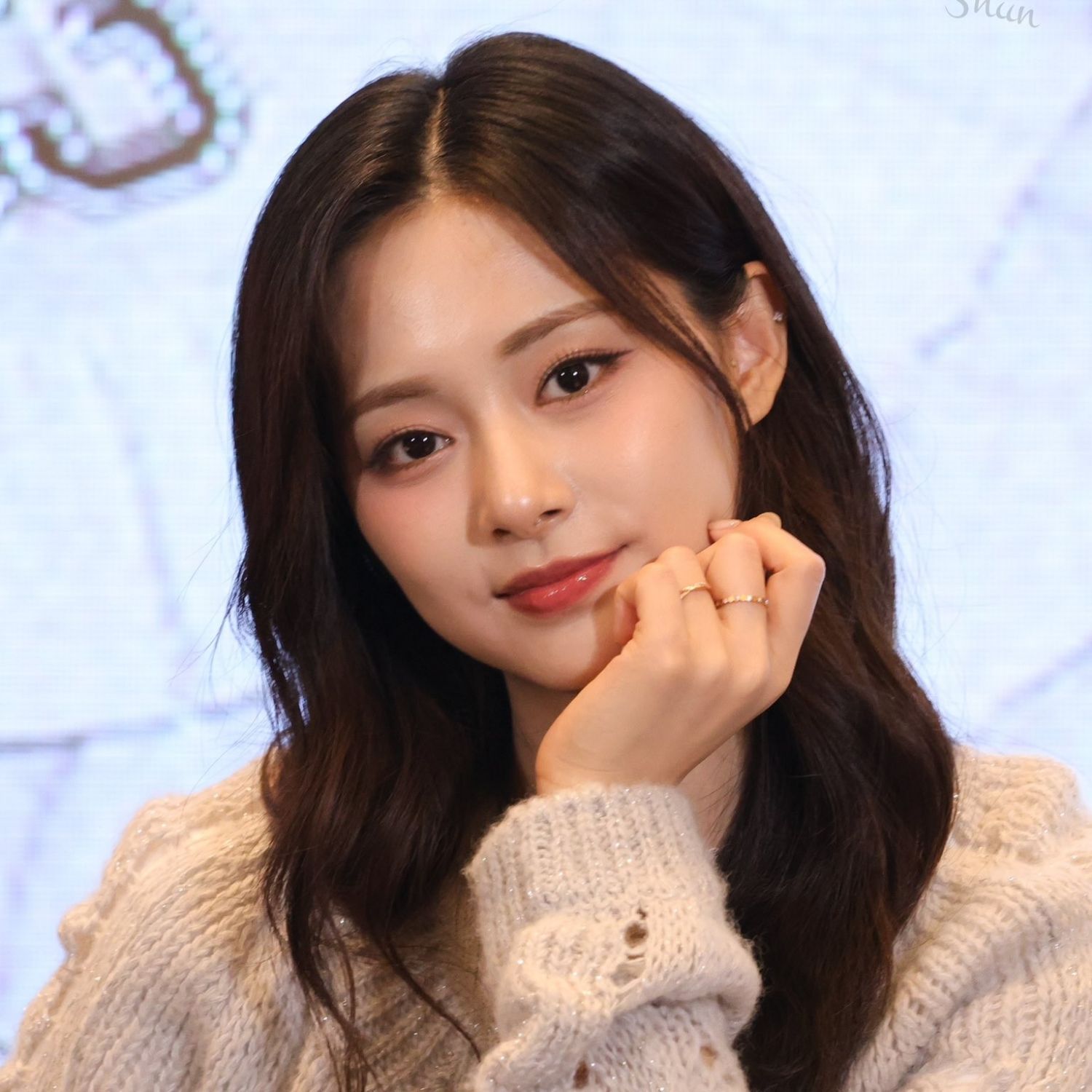 Latest photo of Tzuyu (TWICE)