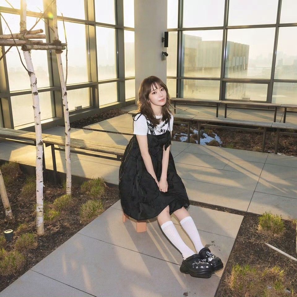 Behind-the-scenes cut of Sakura (LE SSERAFIM)