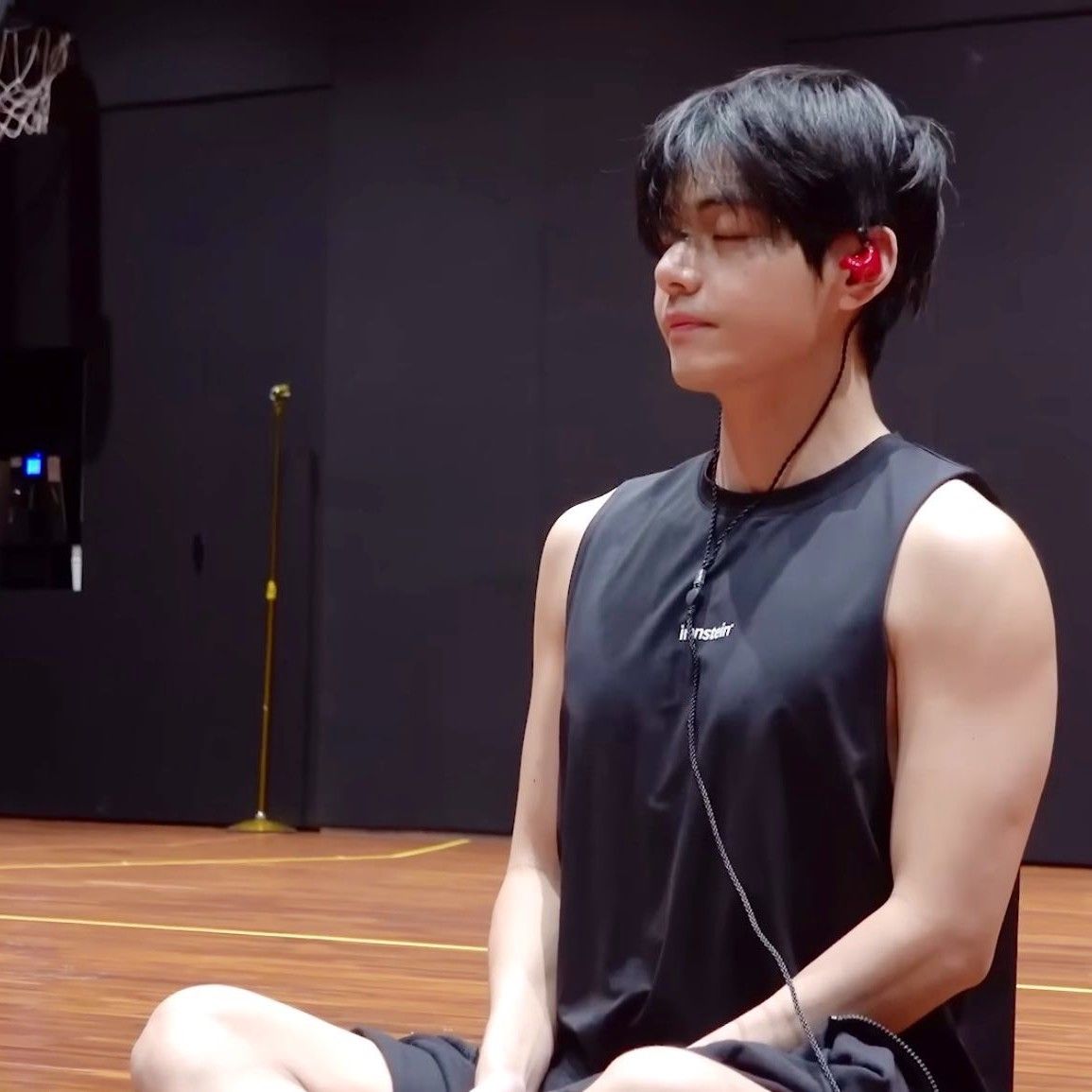 Recent activity shot of V (BTS)