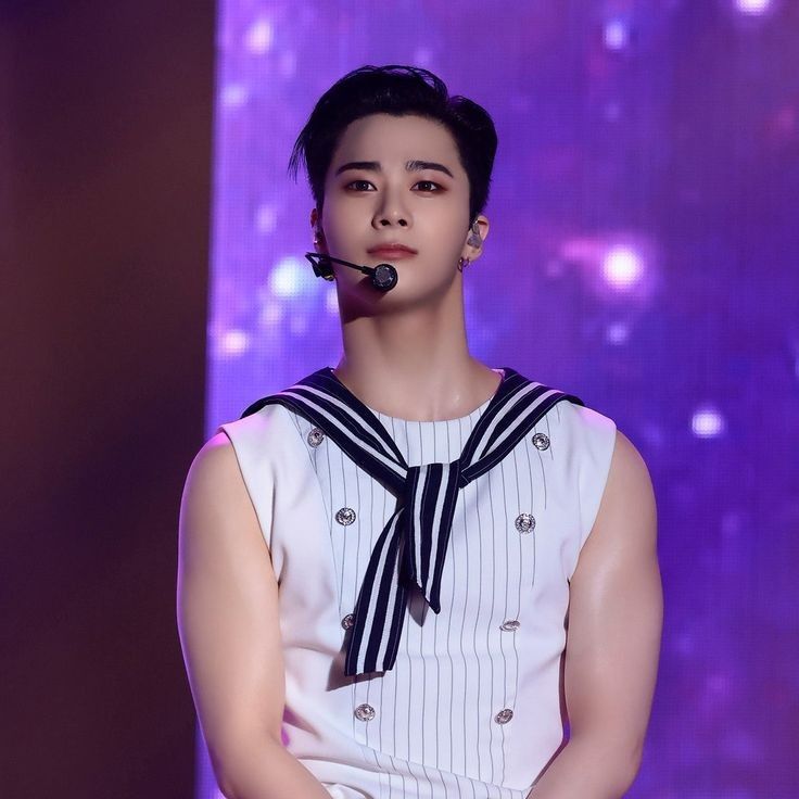 A moment captured by Moonbin (ASTRO)'s fan