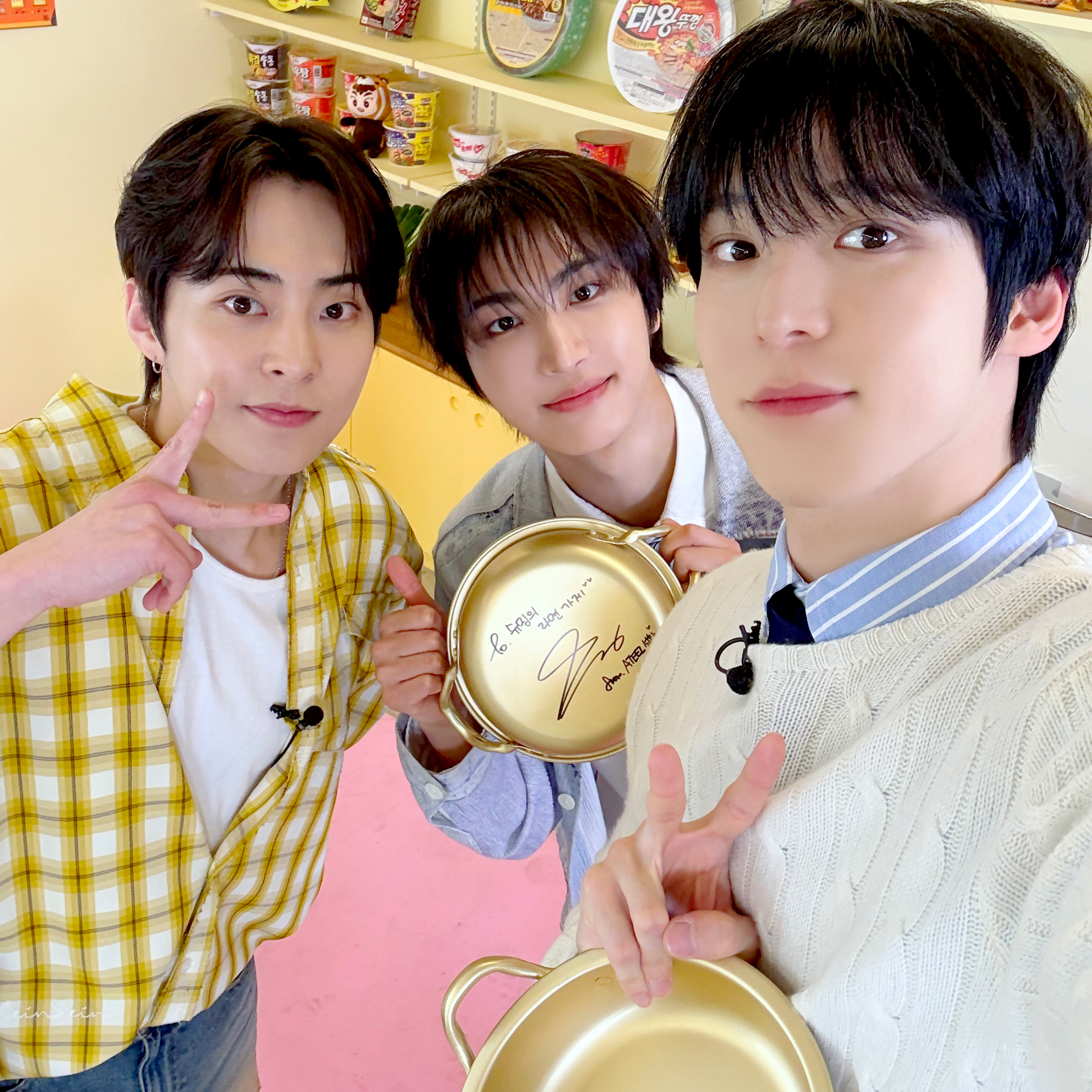 A moment captured by Seonghwa (ATEEZ)'s fan